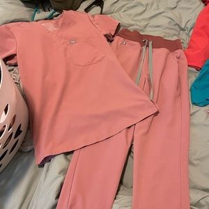 FIGS scrubs Mineral Mauve set